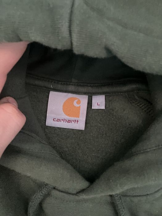 зелене худі carhartt