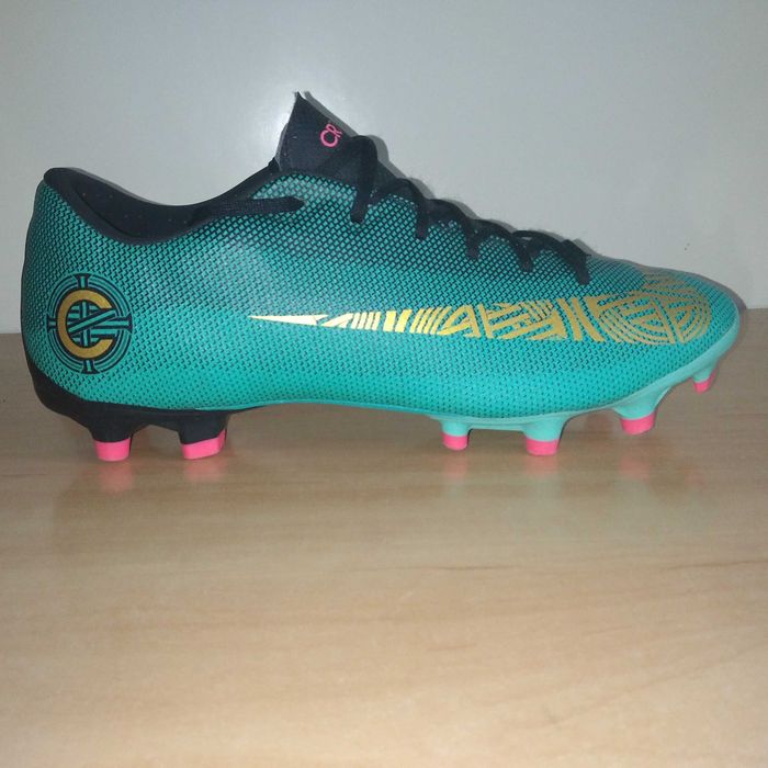Buty piłkarskie NIKE Mercurial Vapor 12 Academy CR7 FG/MG roz.eu-38.5