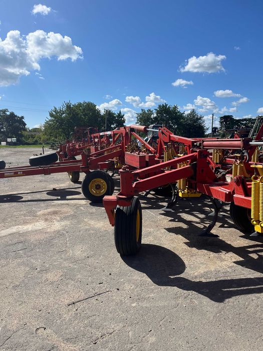 Культиватор суцільного обробітку Bourgault 8810-35 (18 м)