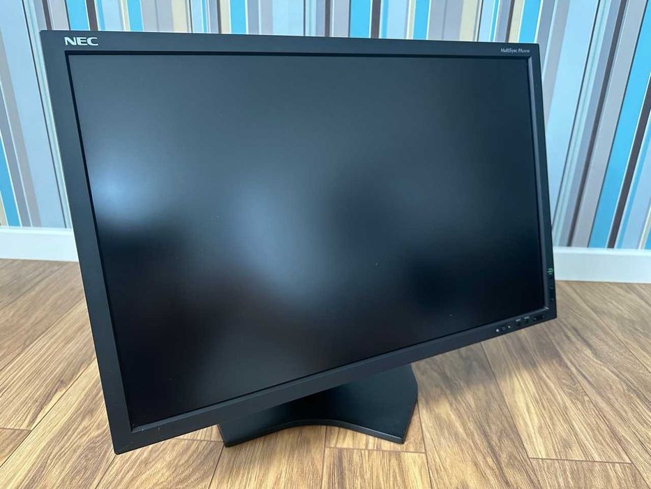 Monitor graficzny NEC PA241W + osłona słoneczna + pudełko