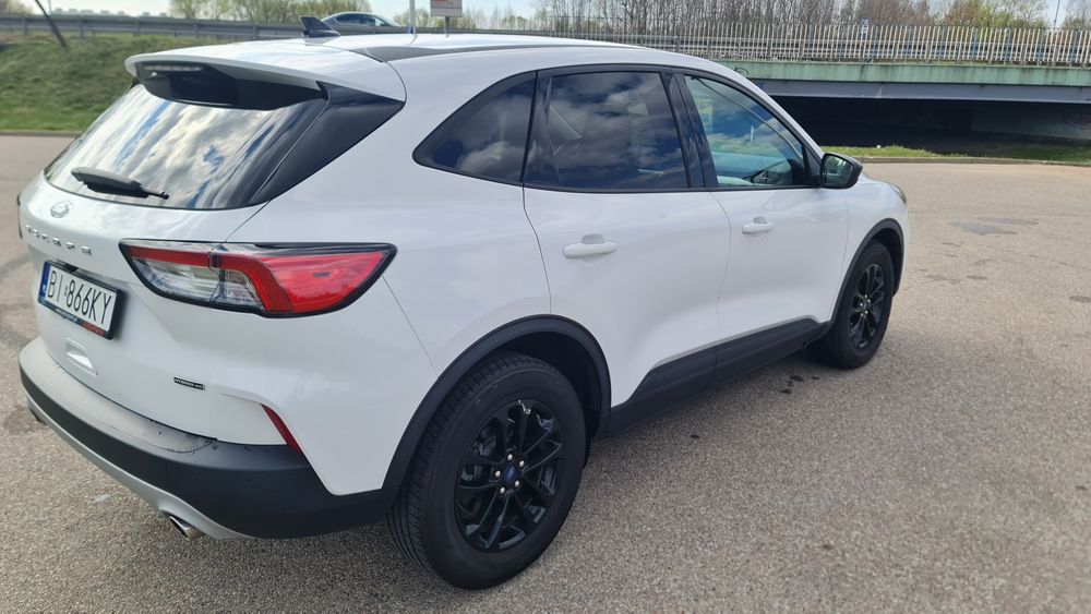 Ford Escape 2,5 hybryda z 2020 roku
