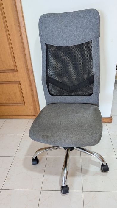 2 cadeiras (escritório + gamer)