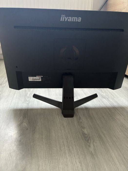 Monitor  iyama