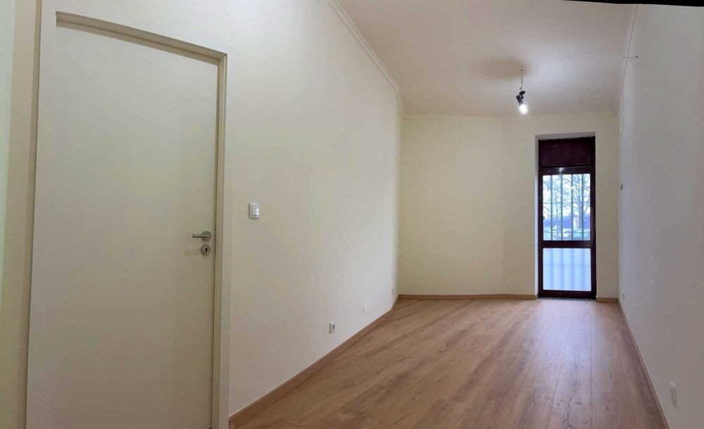 Loja em custódias zona nobre/ aluga-se ou vende-se