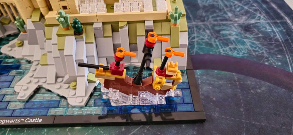 Lego Harry Potter Hogwarts Castle and Grounds