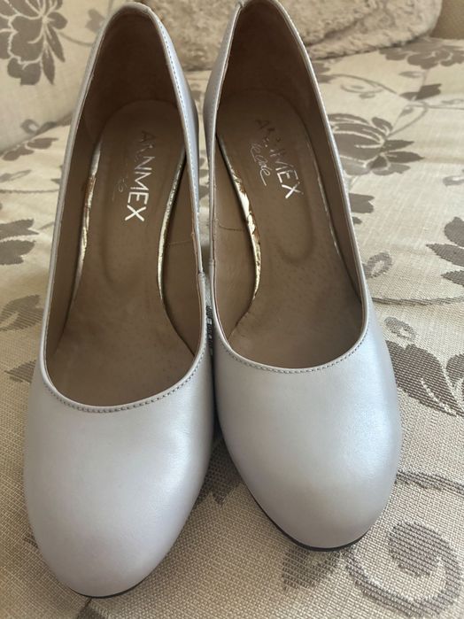 Buty czółenka skórzane szare z ozdobnym obcasem 38 rozmiar