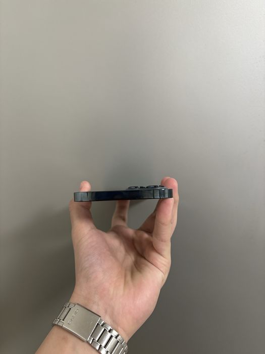 Продам Айфон 12 про макс 256gb