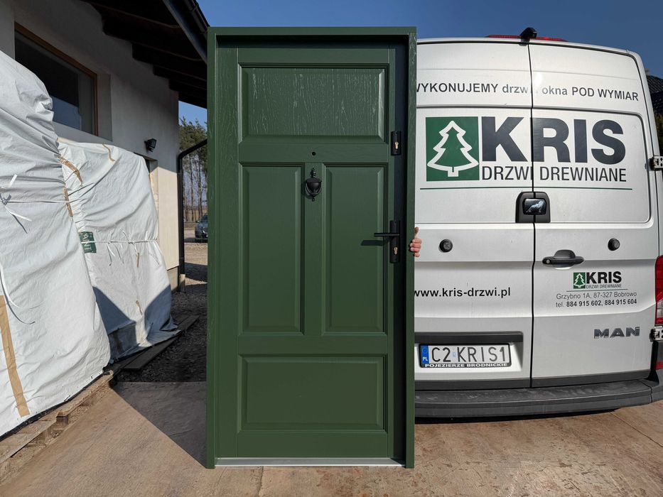 Drzwi WEJŚCIOWE KLATKOWE  drewniane  od ręki dostawa  RAL6020