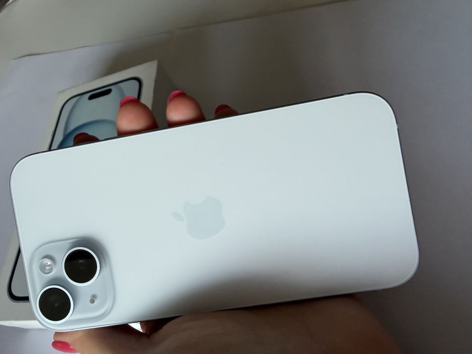 Iphone 15 128 gB niebieski na gwarancji