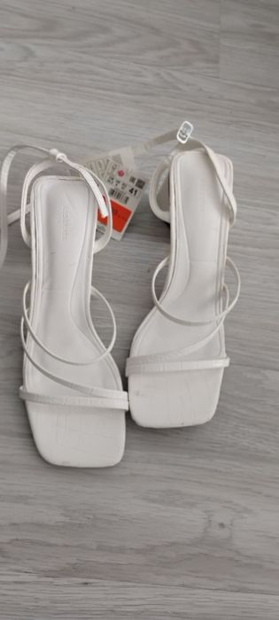 Nowe sandały Reserved 41