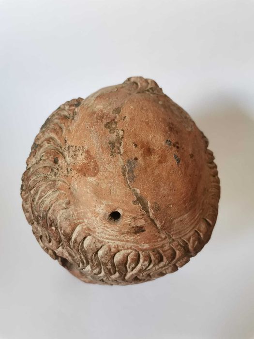 Busto de Santo em terracota policromada