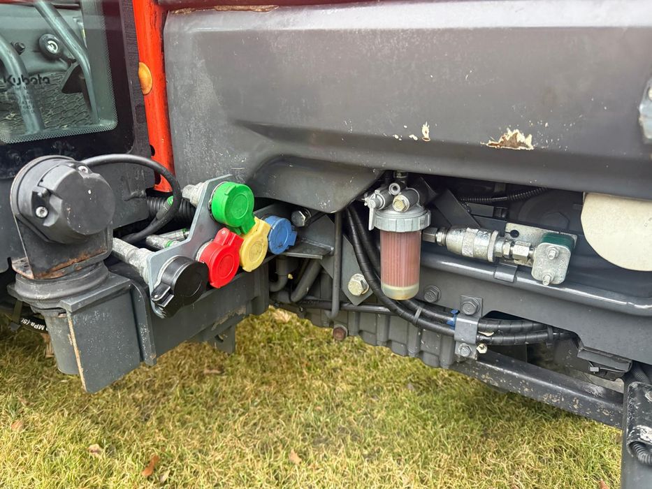 Kubota STV  4x4  traktor ciagnik komunalny  jak deere