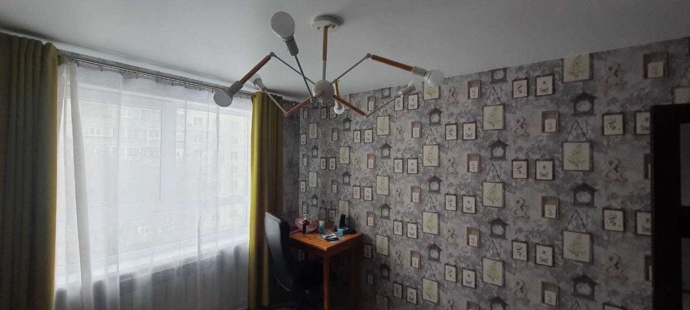 Продам 2 -х кімнатну квартиру м. Зміїв