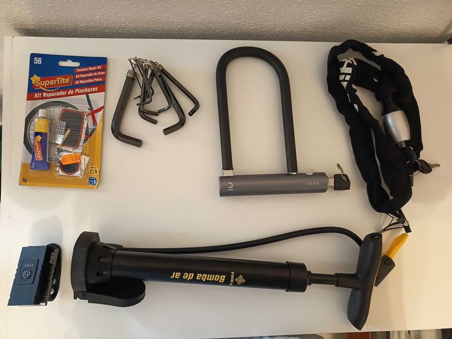 Vendo Bicicleta Rockrider ST 120 com acessórios