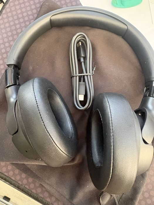 Auscultadores JBL tune 710 BT