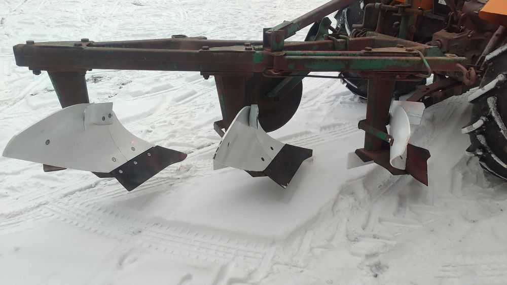 Pług 3 skibowy Unia Grudziądz. Kultywator Unia Grudziądz 2.1 m z wałem