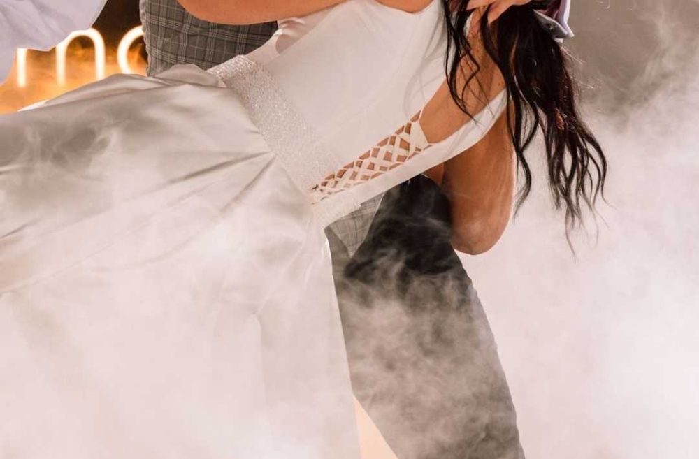 Suknia ślubna (2025)