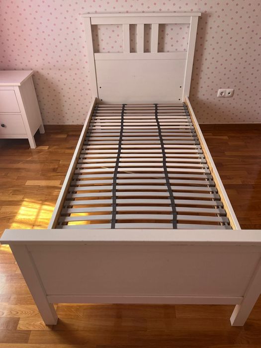 Cama solteiro s/ colchão