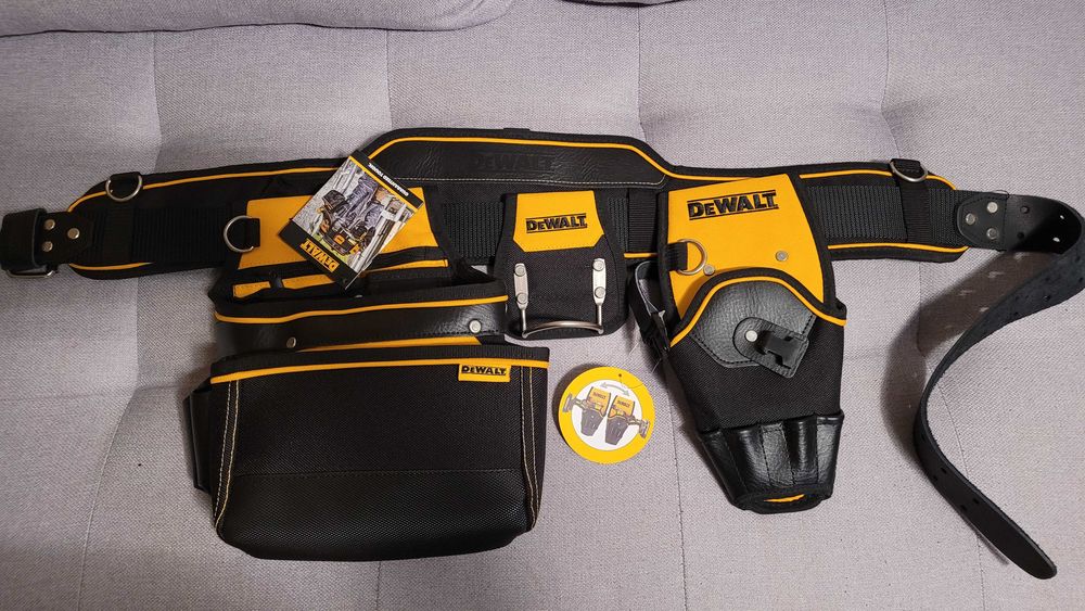Skrzynka narzędziowa DEWALT  TOUGH SYSTEM  / Pas narzędziowy DEWALT