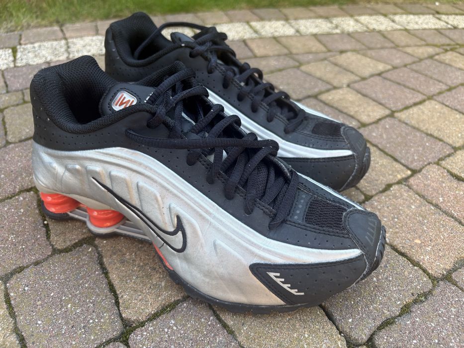Buty sportowe NIKE SHOX R4 YA rozmiar 37,5