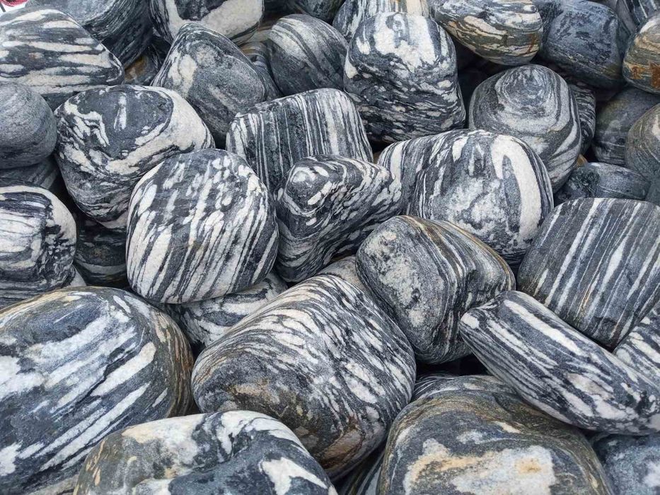 Галька мармурова, сіра з білими прожилками, галька мраморная для клумб