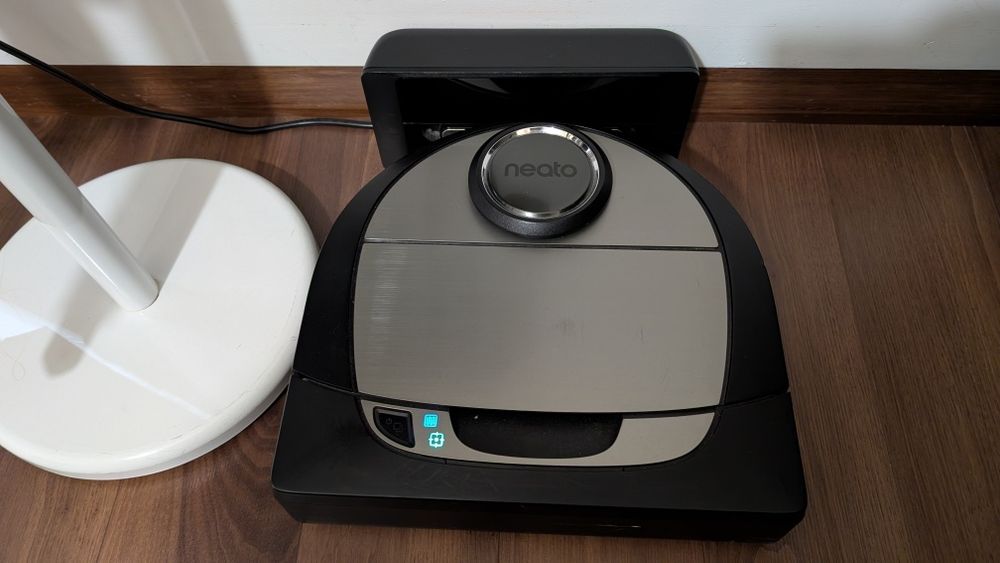 Robot Aspirador NEATO D7 - Não carrega
