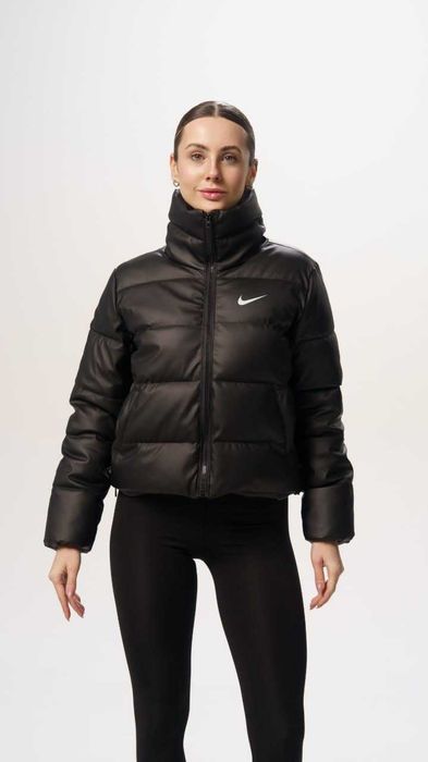 Куртка жiноча легка Nike / Куртка женская легкая