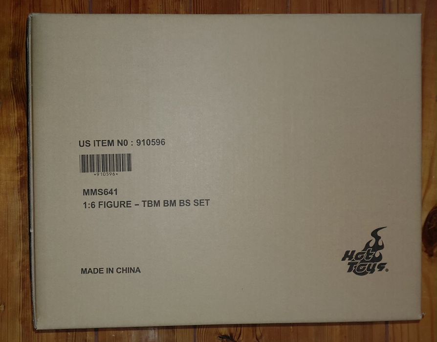 Hot Toys 1/6 Scale Movie Masterpiece The Batman with Bat-Signal (MMS641) MISB