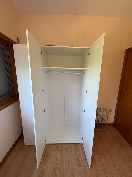 Sofa e armario de quarto como novos