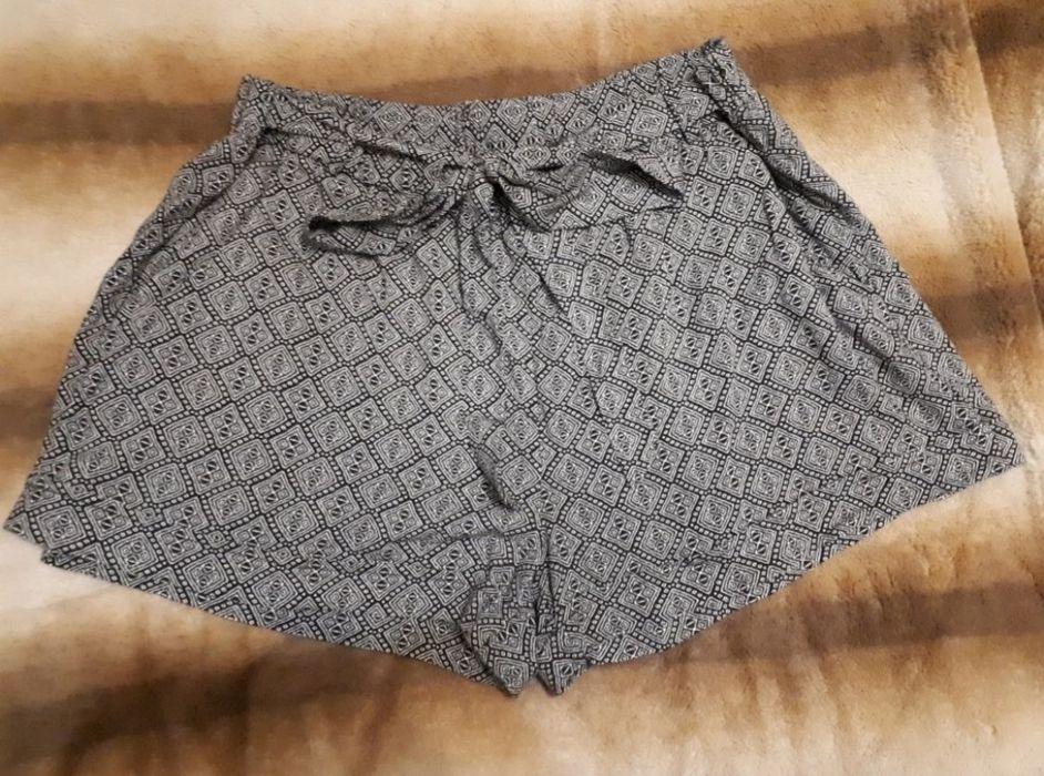 Calções fluídos com padrão - NOVOS