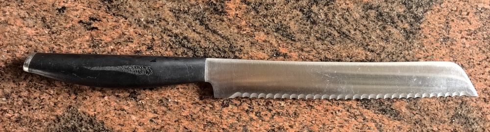 Zwilling model 38906 to noż do chleba 20 cm