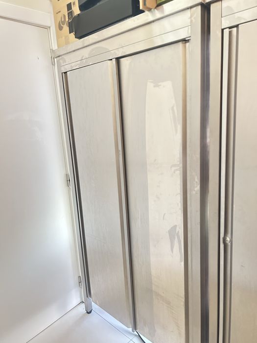 Movel de inox com parteleiras