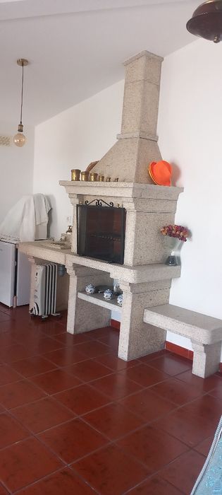 Vendo churrasqueira com pouco uso