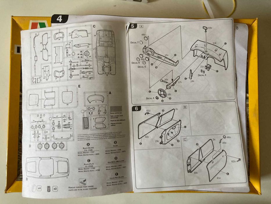 Kit modelo Alfa Romeo Giulietta Spider  escala 1:24 Antigo Novo