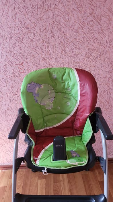 Стільчик для годування