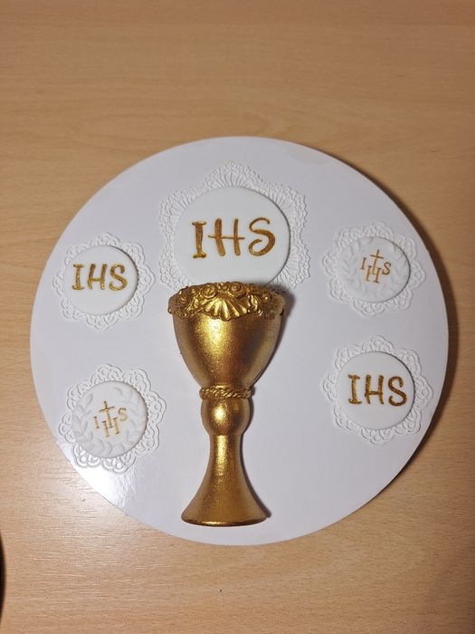 Komunia ,ozdoby z masy cukrowej na tort