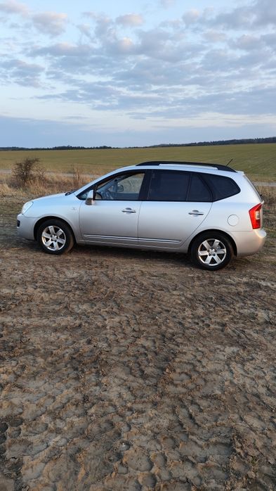 Kia Carens 2.0 2009r