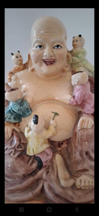 Buda decorativo em cerâmica