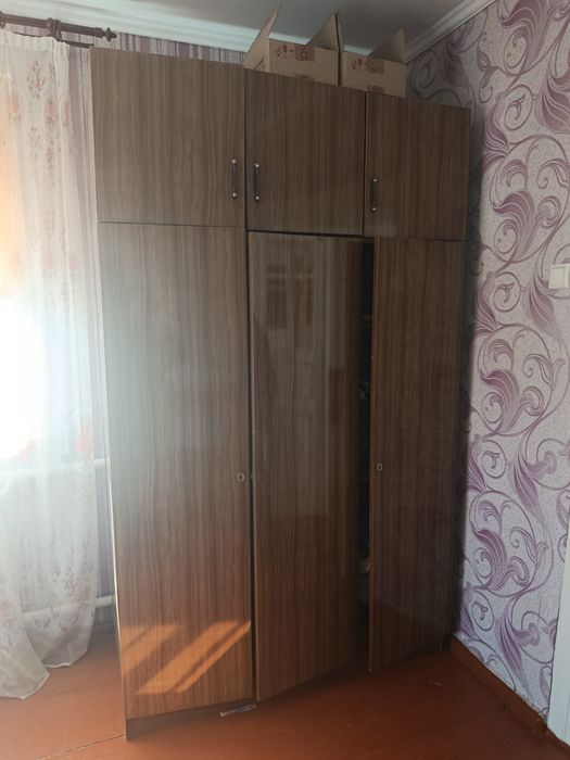Продам диван,меблі