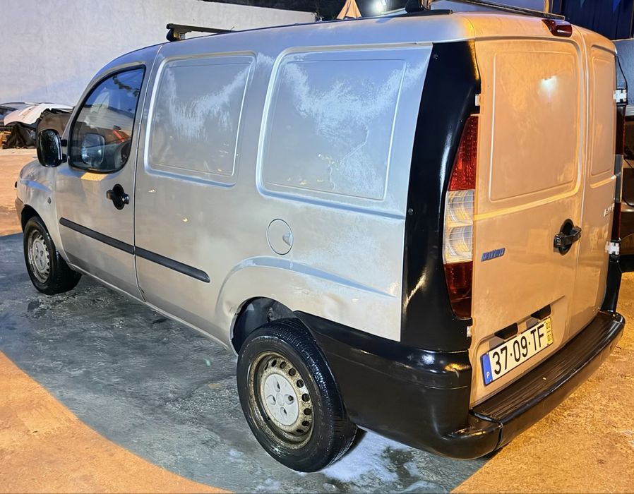 Fiat doblo ano 2002 1.9 diesel 180 mil km direçao assistida muito boa de mecanica bom preço
