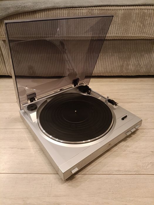 Gramofon DUAL DT200