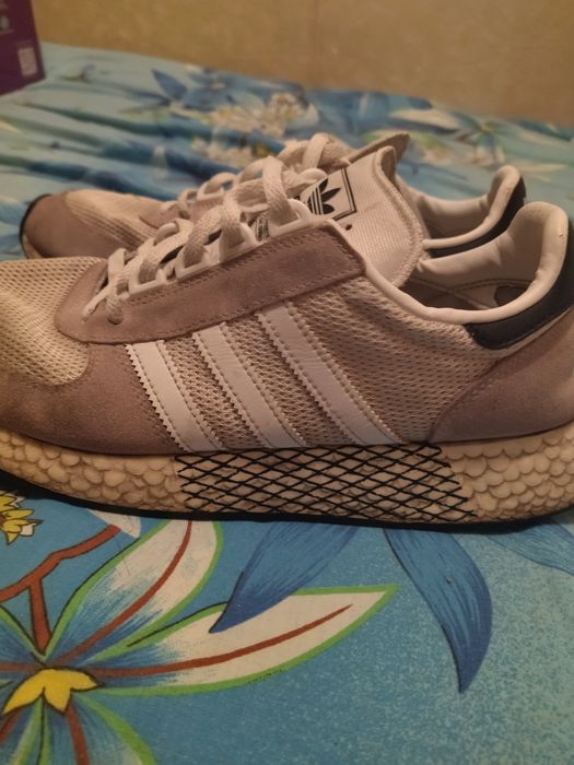 Кросівки adidas Retropy E5