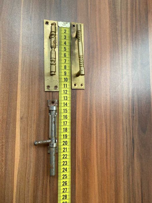 Ручка мебельная Уголок под полку молочного цвета