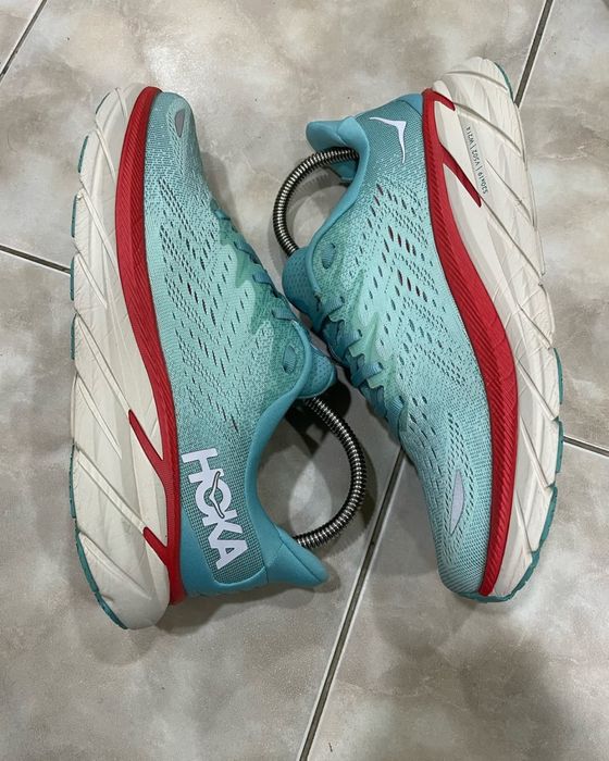 Hoka w Clifton 8