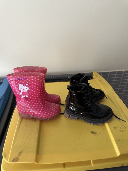 Calçado menina 22, como novo