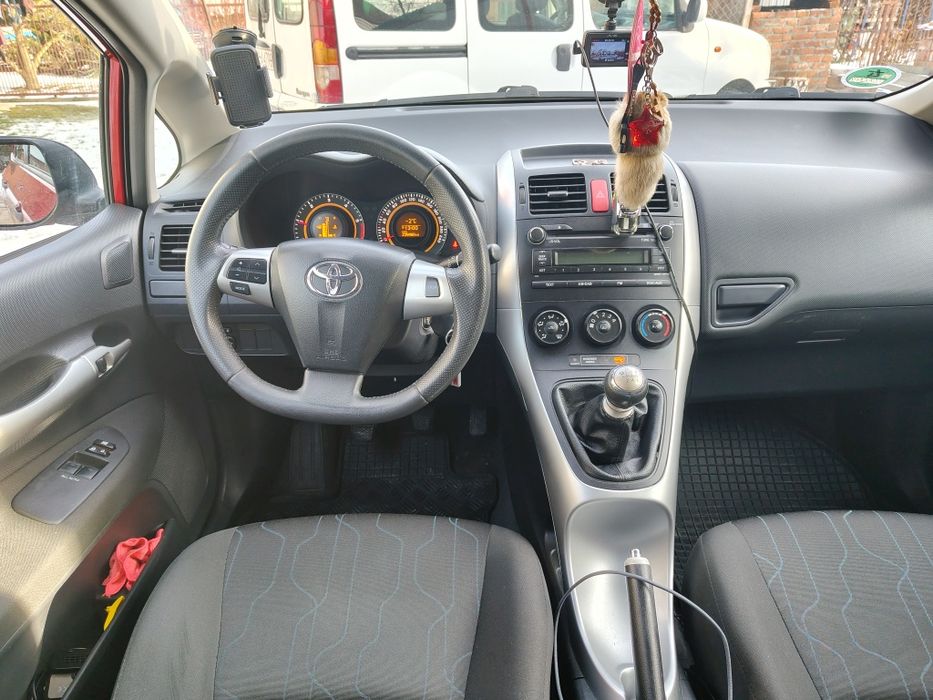 Toyota Auris polift ,zadbana środek czysty  ładny stan !