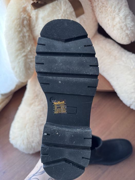 Майже нові,буди вдягнені 2 рази