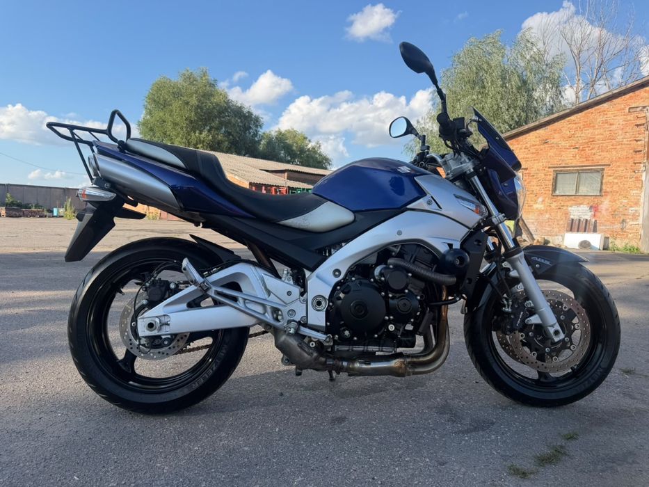 Продам мотоцикл SUZUKI GSR 600 A