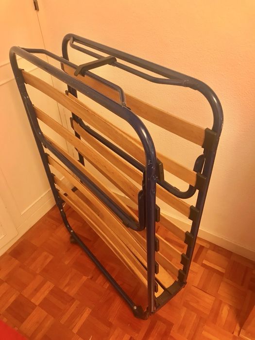 Divã Ikea com colchão