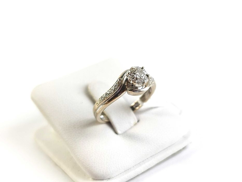 ZŁOTY PIERŚCIONEK Z BRYLANTAMI 0,25ct 2,62g białe złoto 585/14k K18.pl